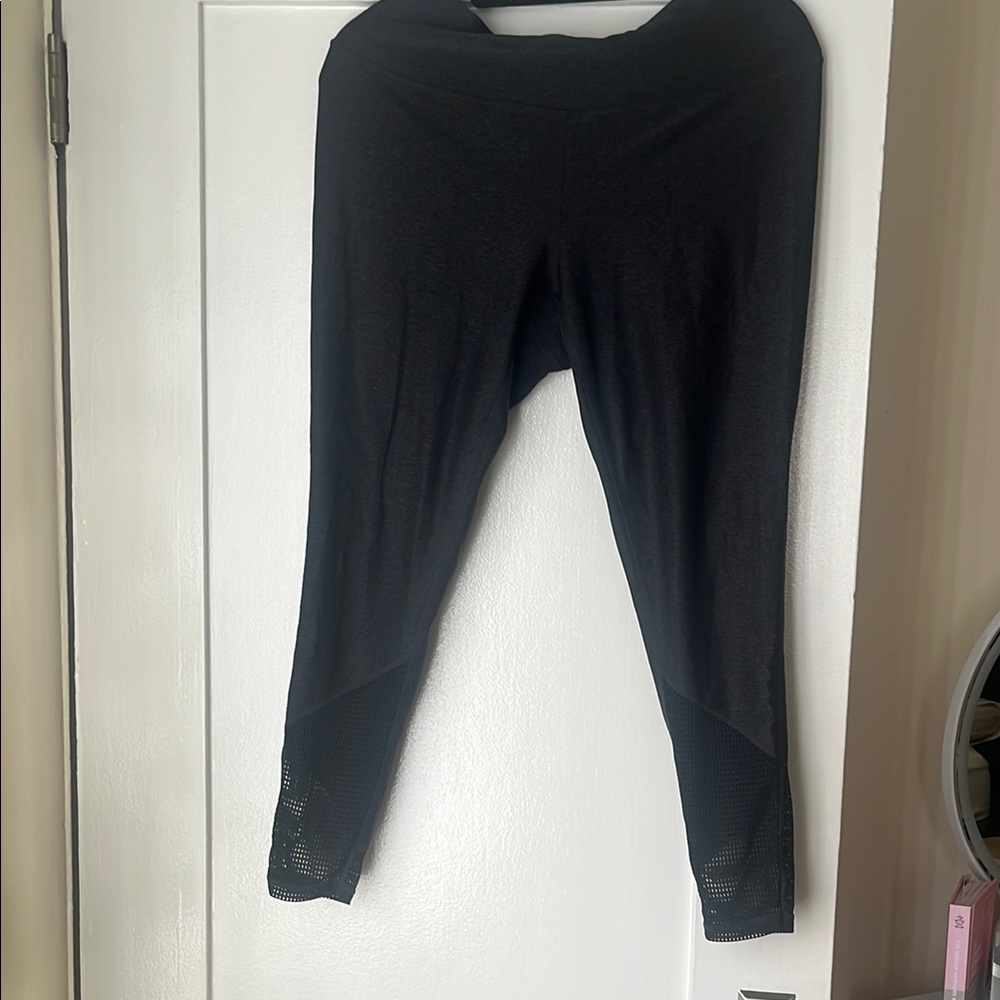 Zella grey capri leggings with mesh design